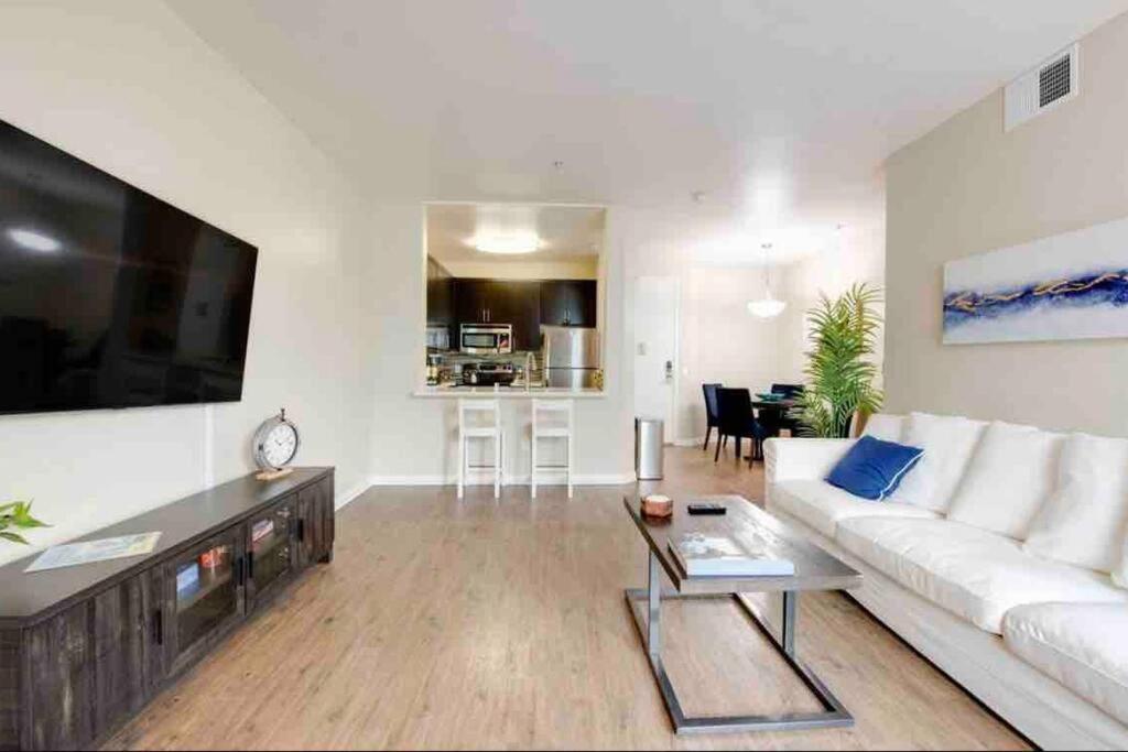 The Nest A Spacious 1 Bedroom Apartment With A Pool View لوس أنجلوس المظهر الخارجي الصورة