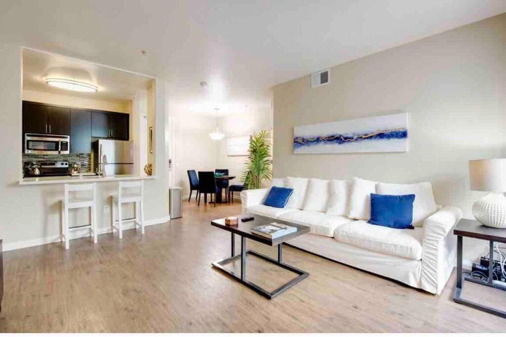 The Nest A Spacious 1 Bedroom Apartment With A Pool View لوس أنجلوس المظهر الخارجي الصورة